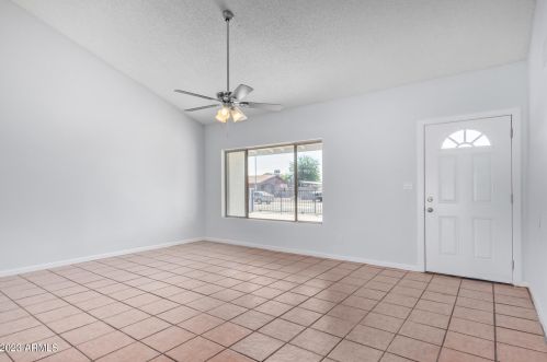 6802 Cambridge Ave, Phoenix AZ 85008-1216 exterior