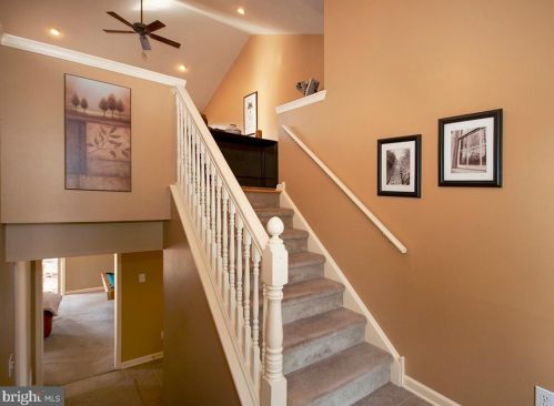 1 Tulip Ct, West Deptford, NJ 08096-4700