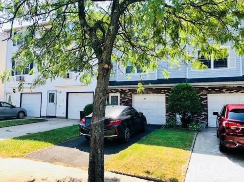33 Larch St, Carteret NJ  07008-2470 exterior