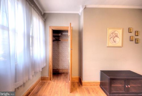 209 Delsea Dr, West Deptford NJ 08093-1222 exterior