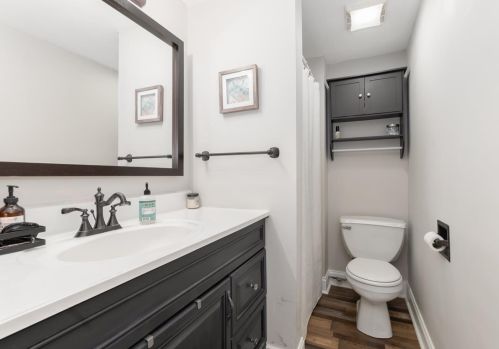 3964 Kingsway Dr, Crown Point IN 46307-8944 exterior