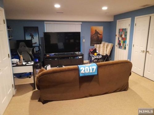 120 Stonegate Trl, Cresskill NJ 07626-2437 exterior