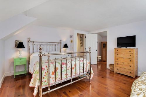 360 Windjammer Ln, Eastham MA 02642-3436 exterior