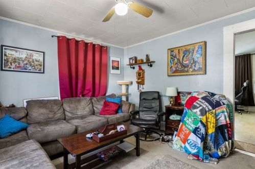 32 Warner St, Gloucester MA 01930-2841 exterior