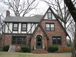 19 Burnside Rd, Newton, MA 02461-1401