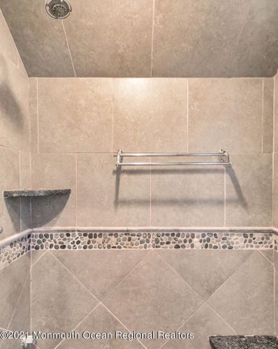 530 Little Silver Pt Rd, Little Silver NJ 07739-1736 exterior