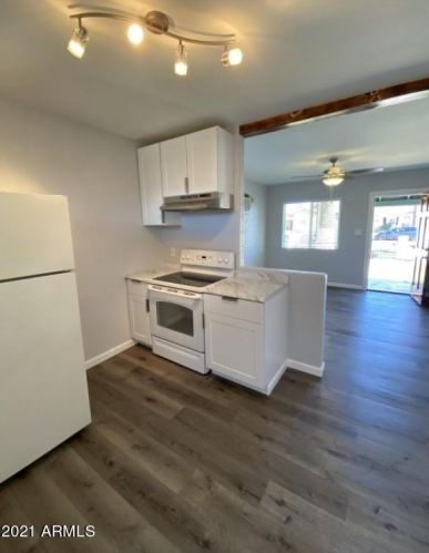 412 17 Dr, Phoenix AZ 85029-5931 exterior