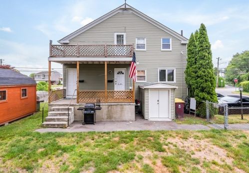 175 Middle Rd, New Bedford MA 02743-2016 exterior