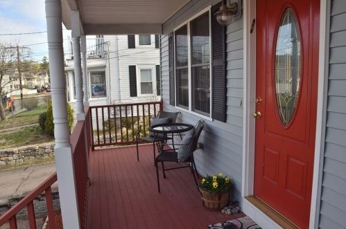 110 Maple St, Needham MA  02492-2150 exterior