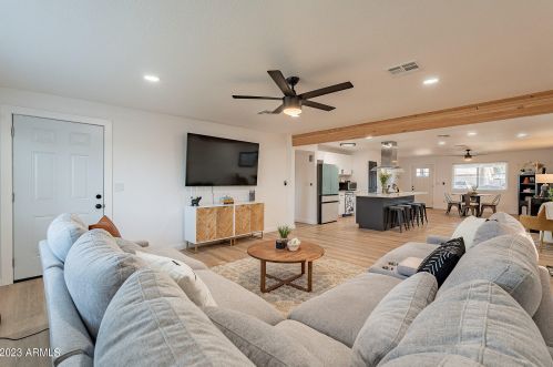 3320 Claire Dr, Phoenix AZ 85032-4933 exterior