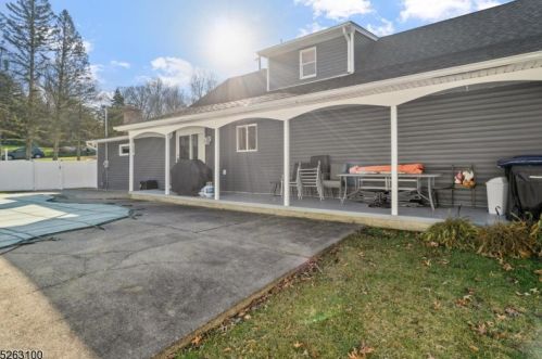 9 Lake Pochung Rd, Wantage NJ  07461-4027 exterior