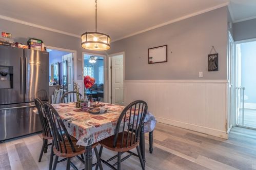 285 Earle St, New Bedford MA 02746-1814 exterior