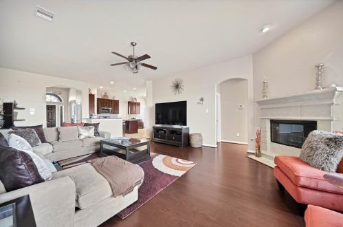 6303 Carnaby Ln, Richmond TX 77471-4588 exterior