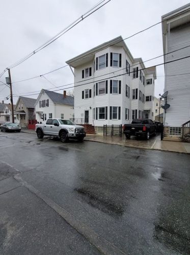 29 Mosher St, New Bedford, MA 02744-1118