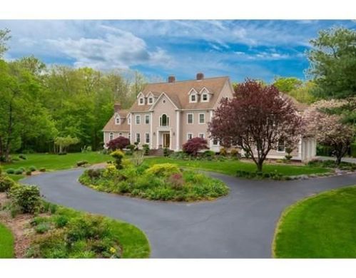 55 Meeting Sq Dr, East Bridgewater MA  02324-2954 exterior