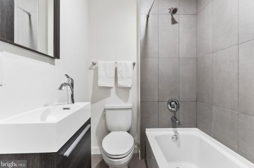 1843 6th St, Philadelphia PA 19148-1732 exterior