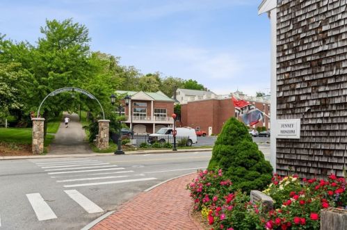 15 Margerie St, Plymouth MA 02360-3946 exterior