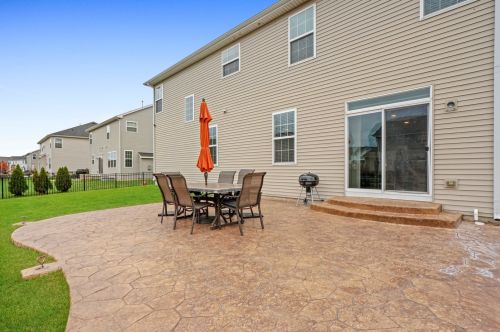 2293 Pebblestone Way, Lemont IL 60490-5062 exterior