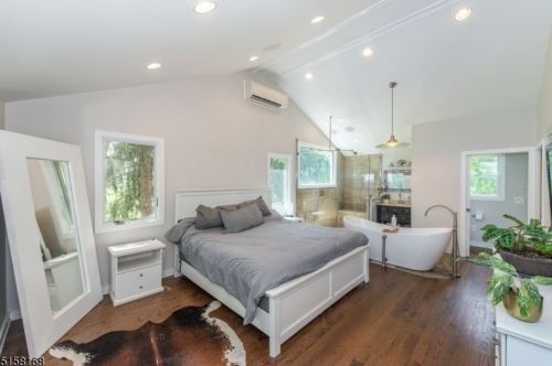 440 Stonetown Rd, Skyline Lakes NJ  07456-1200 exterior