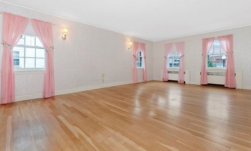 1686 Beacon St, Newton MA 02468-1463 exterior