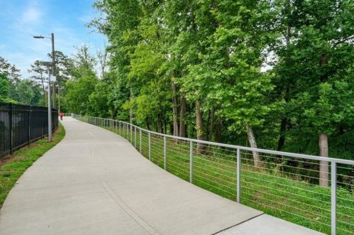 1258 Ky Lk Dr, Atlanta GA 30319-4143 exterior