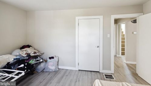 555 Greenwich Ave, West Deptford NJ  08066-1166 exterior