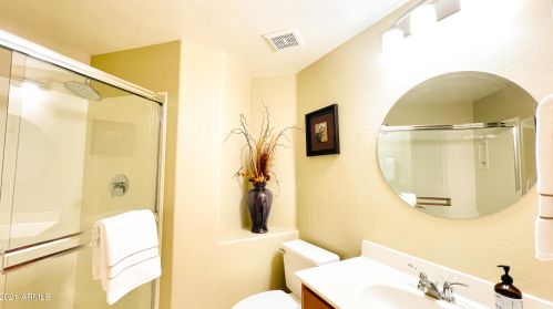 1736 Cathedral Rock Dr, Phoenix AZ 85048-9136 exterior