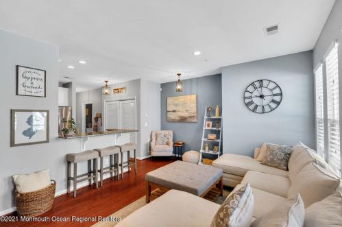 44 Kyle Dr, Tinton Falls NJ 07712-7535 exterior