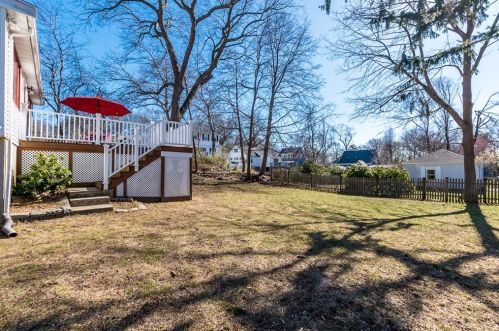 399 Mt Vernon St, Dedham MA 02026-3631 exterior