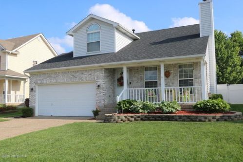 8006 Vlg Pt Dr, Louisville KY  40291-2284 exterior