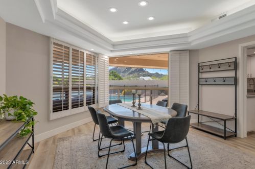 2347 Cinnabar Ave, Phoenix AZ  85028-3633 exterior