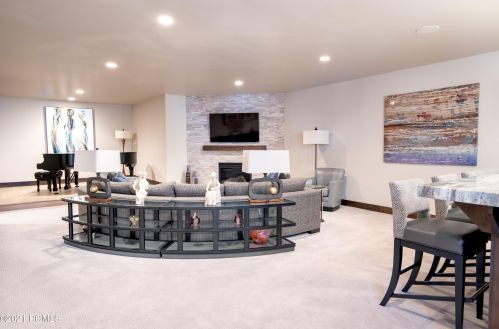 229 White Pne Cyn Rd, Park City UT 84060-6506 exterior