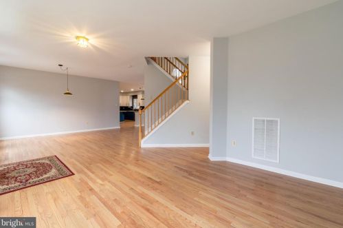 5484 Wooded Way, Columbia MD  21044-5722 exterior