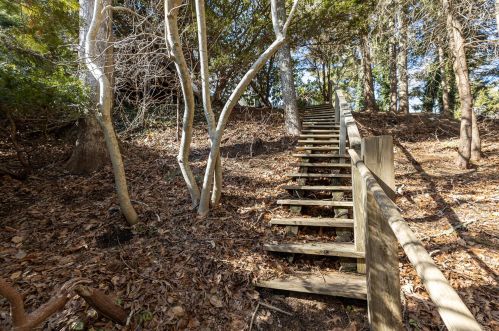 27 Huettner Rd, Falmouth MA 02543-1508 exterior