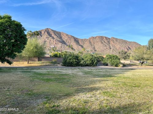 5501 Camelback Rd, Phoenix AZ 85033-1642 exterior