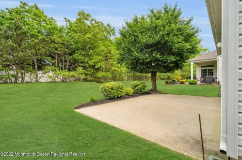 33 Crooked Stick Rd, Jackson Twp NJ 08527-4032 exterior