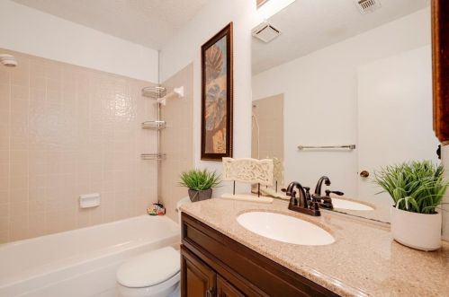 418 Country Vw Ln, Garland TX 75043-5608 exterior