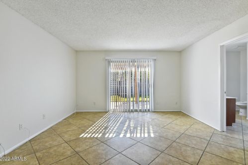 807 Country Gables Dr, Phoenix AZ  85022-3711 exterior