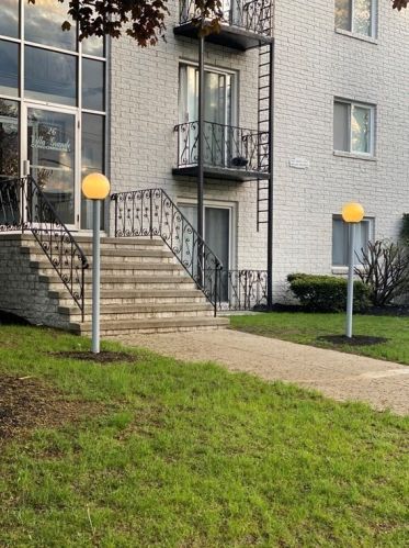 24 Inman St, Lawrence, MA 01843-2721