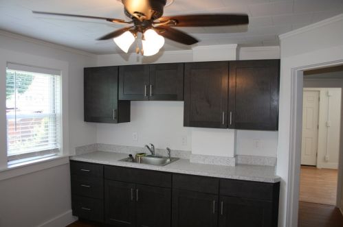 906 Southbridge St, Worcester, MA 01610-2927