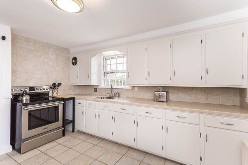 48 Craig St, Milton MA 02186-2513 exterior