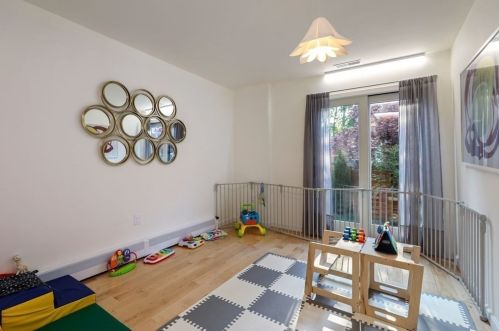 51 Gln Ave, Newton MA 02459-2048 exterior