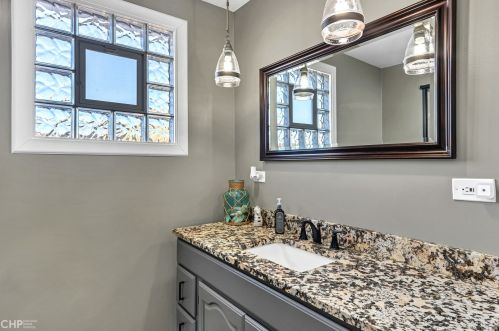 2614 Oak Park Ave, Forest View IL 60402-2533 exterior