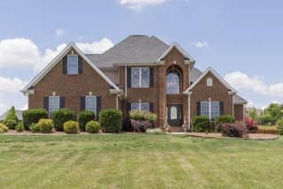 107 Clover Hl, Sweetwater, TN 37874-1119