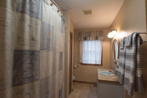 10 Hitching Post Rd, Amherst MA 01002-1155 exterior