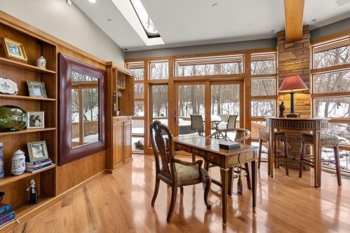 44 Sears Rd, Southborough MA 01772-1101 exterior