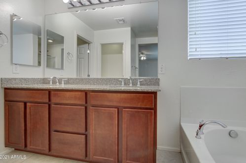 2694 73 Dr, Phoenix AZ 85043-2044 exterior