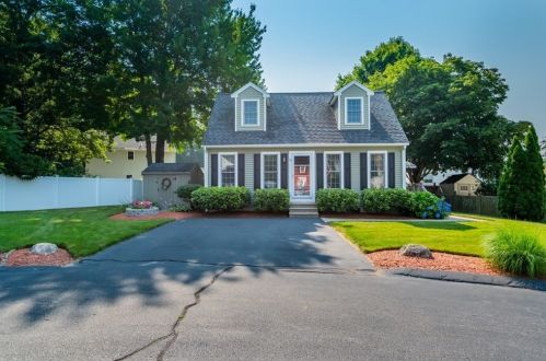 23 Hammock Ct, Dracut, MA 01826-3372