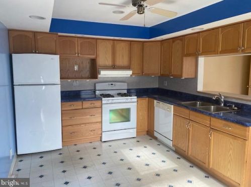 406 Dupont Ave, West Deptford NJ 08066-1169 exterior