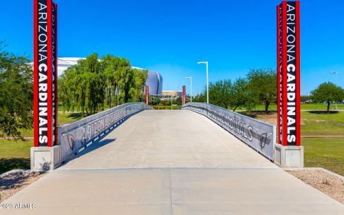 1821 68th Dr, Phoenix AZ 85033-8254 exterior